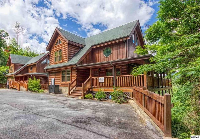 2148 Bear Haven Way, Sevierville, TN 37876