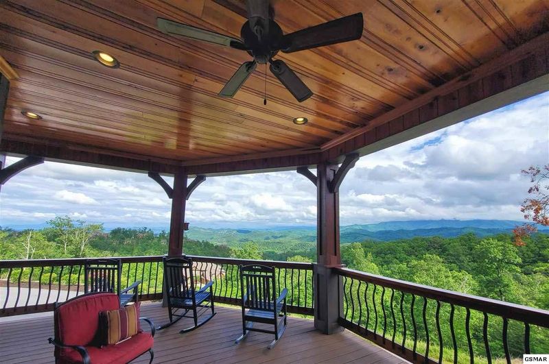 3265 Laurel Cove Trl, Sevierville, TN 37862