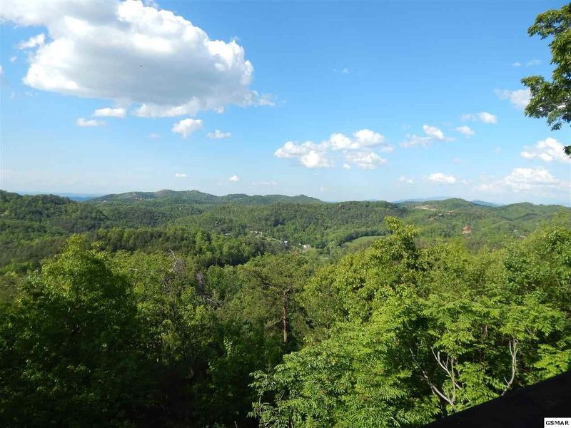 2501 Bobcat Way, Sevierville, TN 37862