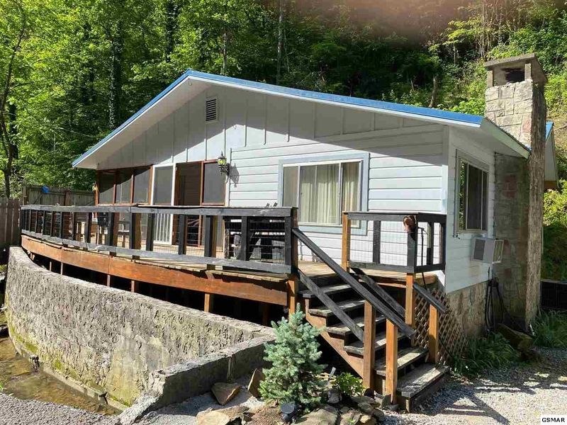 424 King Branch Rd, Sevierville, TN 37876