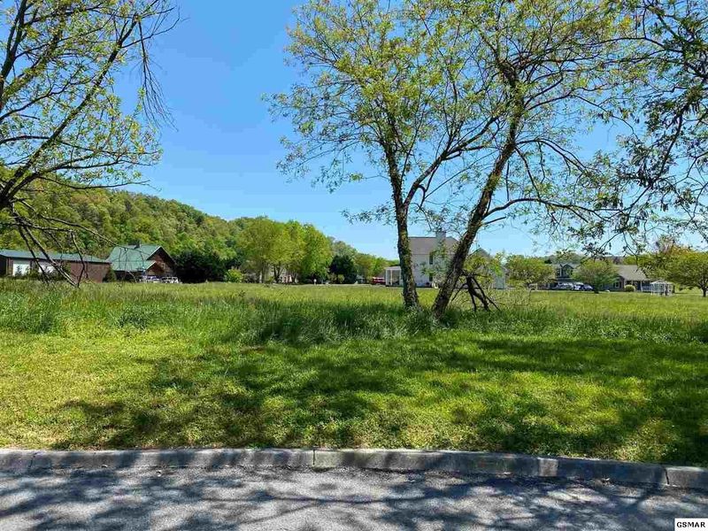 17 Broad River Ln Lot 17, Sevierville, TN 37876