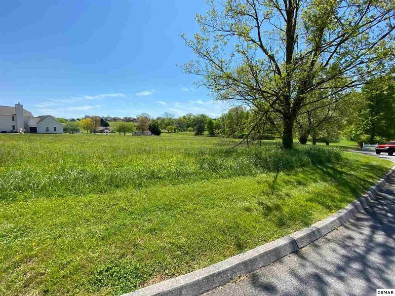 17 Broad River Ln Lot 17, Sevierville, TN 37876