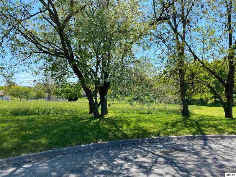 17 Broad River Ln Lot 17, Sevierville, TN 37876