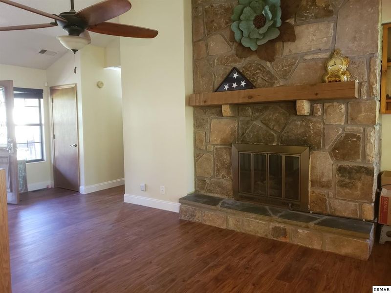 859 Dudley Dr, Sevierville, TN 37876