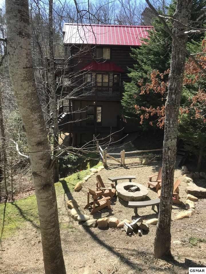 2756 Sawmill Branch Dr #BIGLOGINTHEPARK, Sevierville, TN 37862
