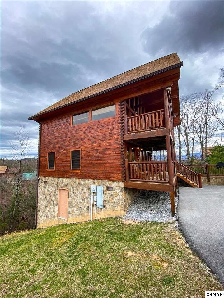 2040 Mikey St, Sevierville, TN 37876