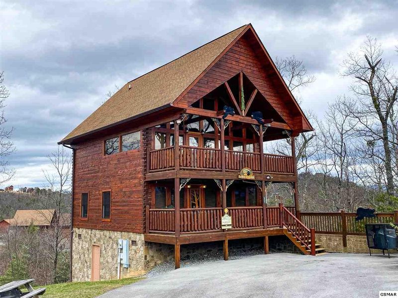 2040 Mikey St, Sevierville, TN 37876