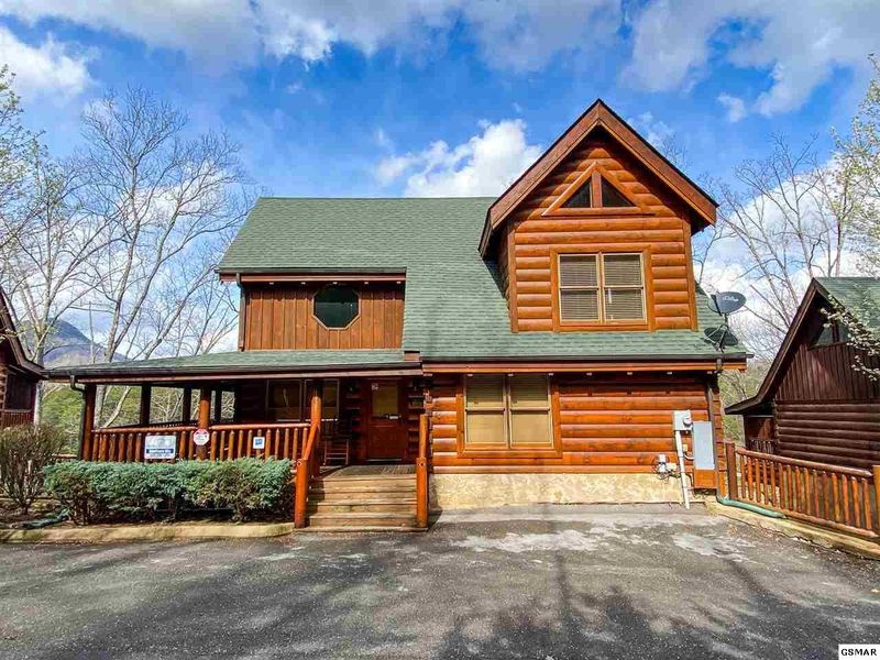 1928 Cougar Crossing Way, Sevierville, TN 37862