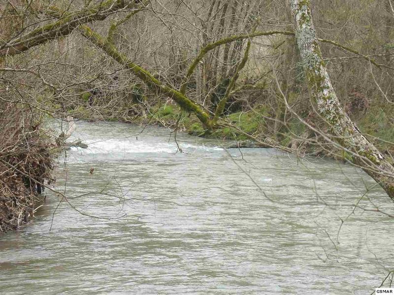 1193 Flat Creek Rd, Sevierville, TN 37876