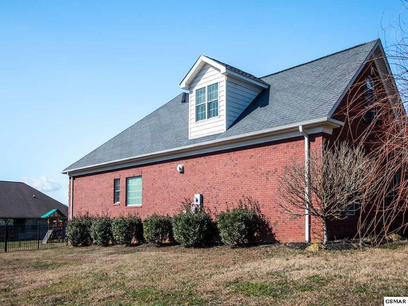 1614 Mckinley View Blvd, Sevierville, TN 37862