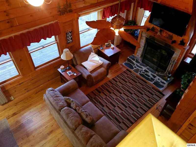 2449 Misty Shadows Dr, Sevierville, TN 37862