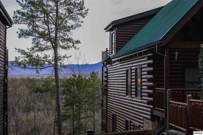 2251 Upper Middle Creek Rd #32, Sevierville, TN 37876