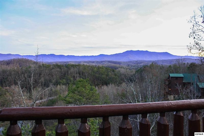 2251 Upper Middle Creek Rd #32, Sevierville, TN 37876