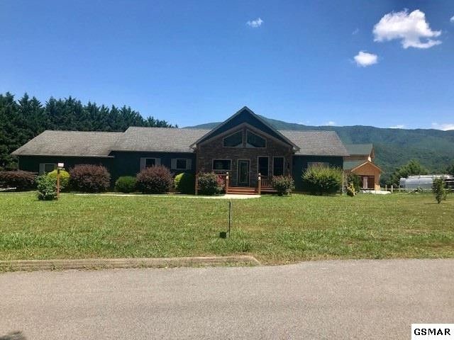 4036 Roundtop Dr, Sevierville, TN 37862