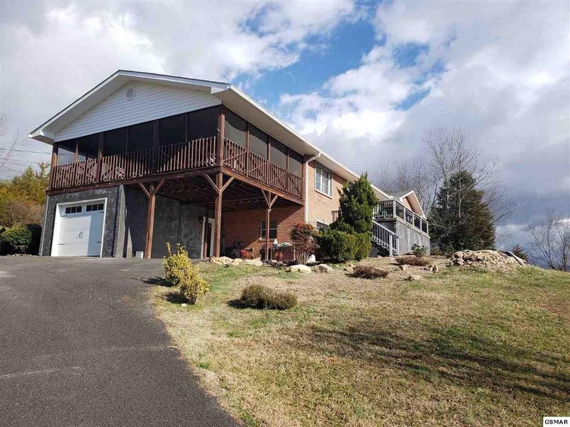 1426 Chapman Hw, Sevierville, TN 37876