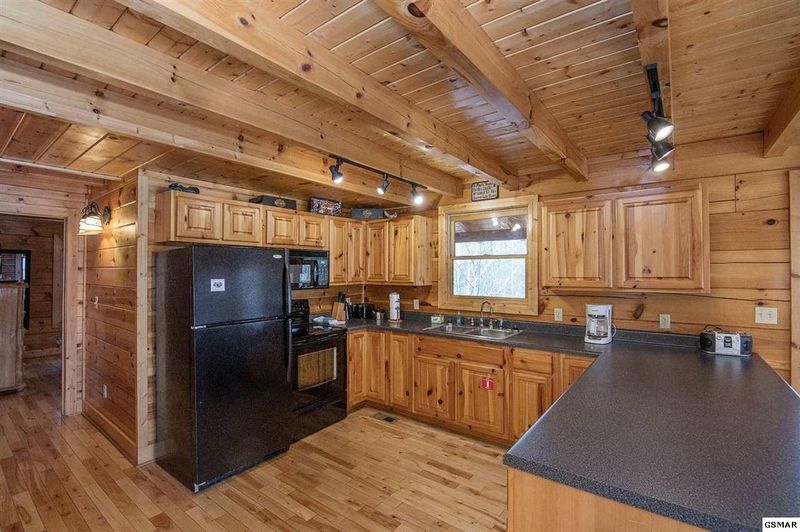 1618 Paradise Ridge Dr #WILDHOGGINN, Sevierville, TN 37862