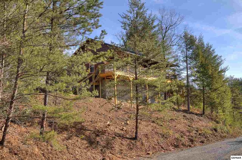 1975 Beach Mtn Way, Sevierville, TN 37876