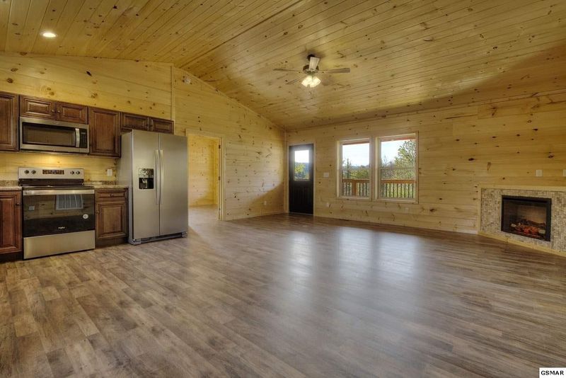 1975 Beach Mtn Way, Sevierville, TN 37876