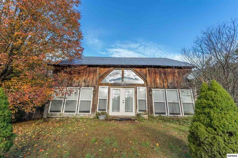 382 Bob Hl, Sevierville, TN 37876