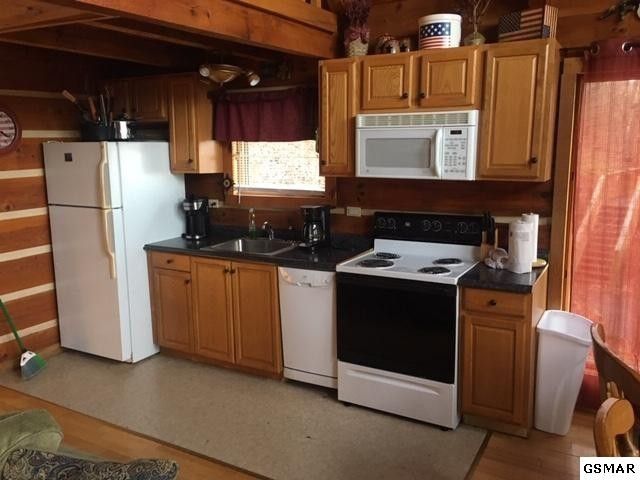 1816 Rhododendron Ln, Sevierville, TN 37876