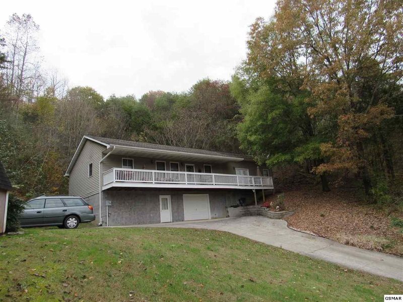 1223 Powder Springs, Sevierville, TN 37876