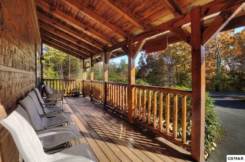 3153 Mountain Grace Ln, Sevierville, TN 37876