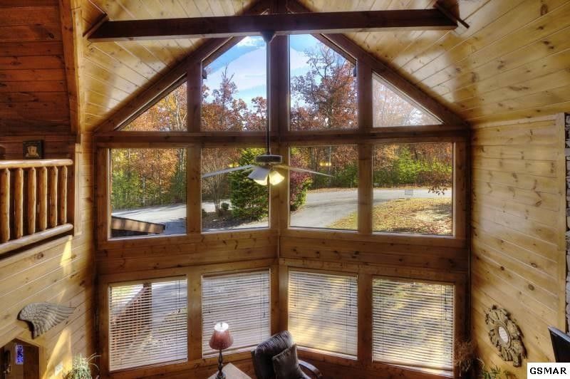 3153 Mountain Grace Ln, Sevierville, TN 37876