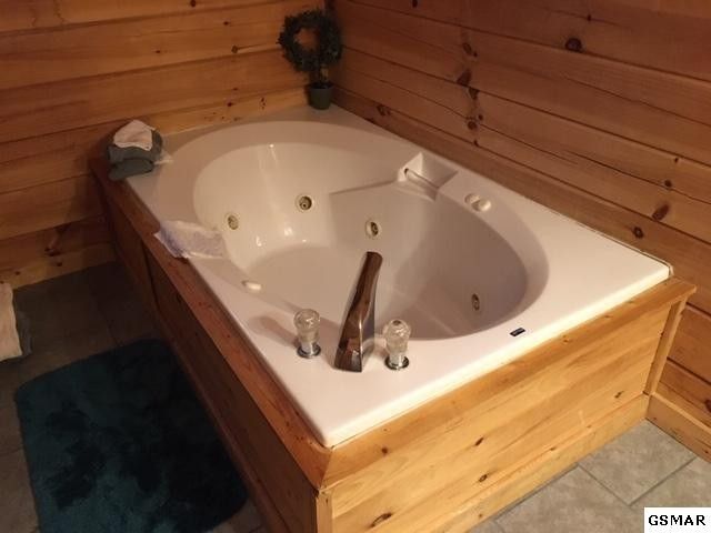 1804 High View Ct, Sevierville, TN 37876