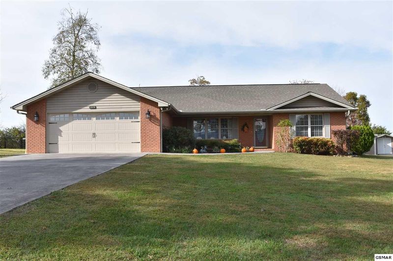 1519 Snapp Rd, Sevierville, TN 37862