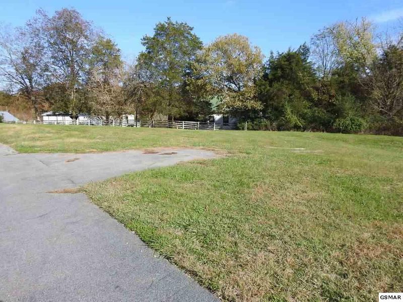 1830 Chapman Hw, Sevierville, TN 37862