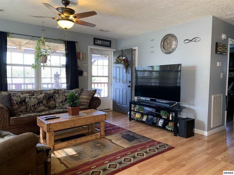 2280 Black Oak Ridge Rd, Sevierville, TN 37876