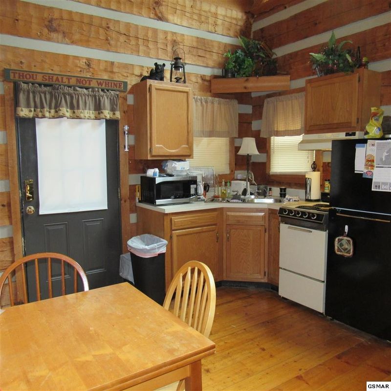 2570 Black Bear Ln #SPOTTEDCOW, Sevierville, TN 37876