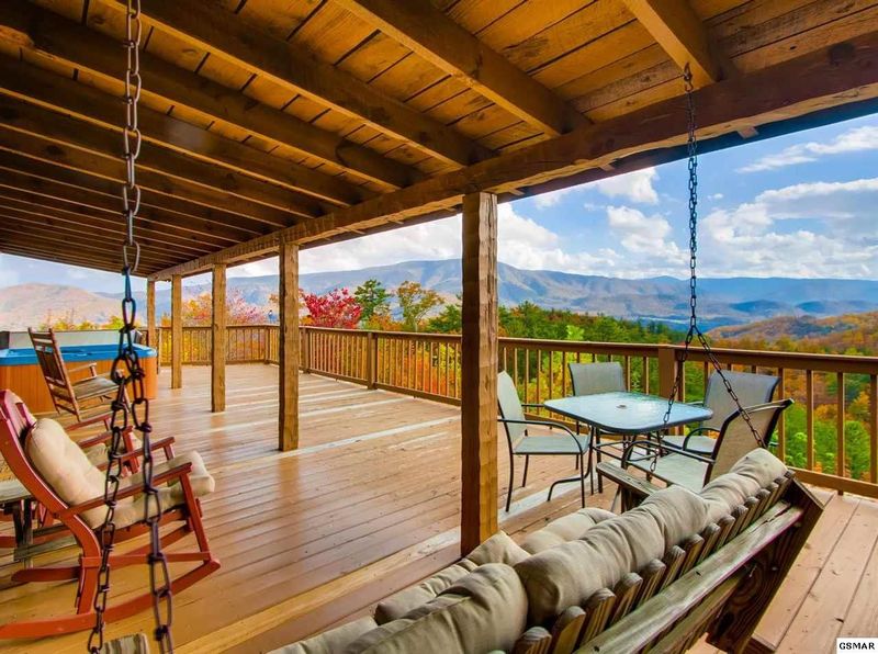 2739 Hatcher Mountain Rd, Sevierville, TN 37862