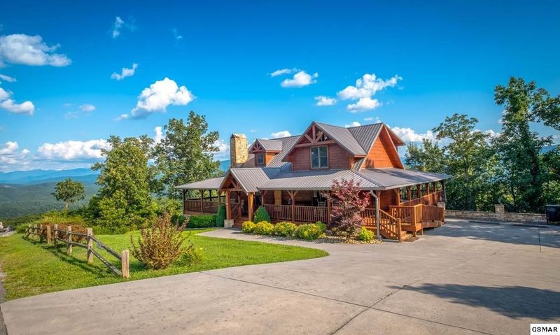 3216 Laurel Cove Trl, Sevierville, TN 37862