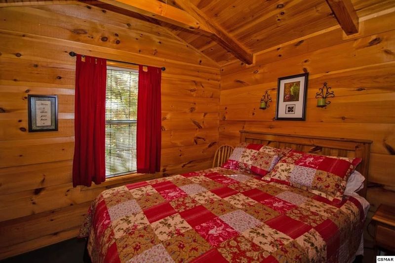 1434 Ski View Ln, Sevierville, TN 37876
