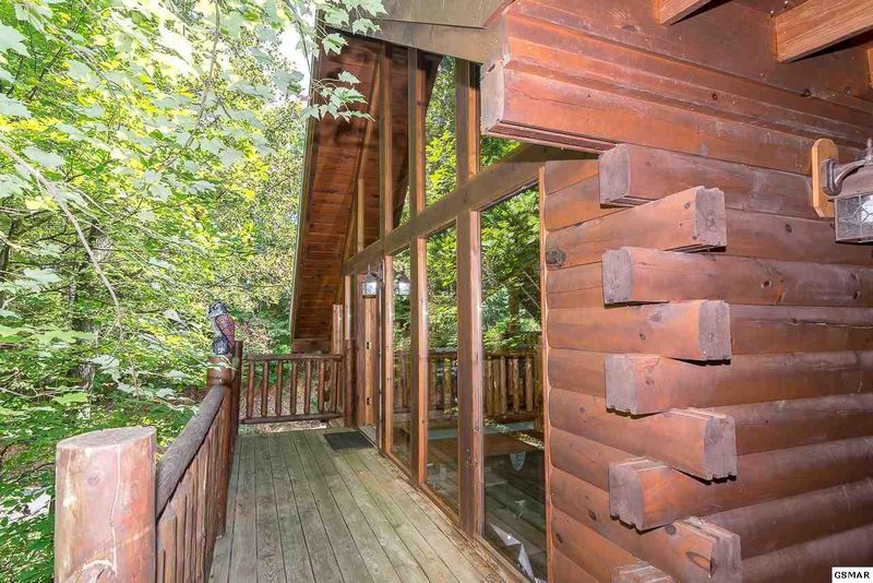 2410 School House Gap Rd, Sevierville, TN 37876