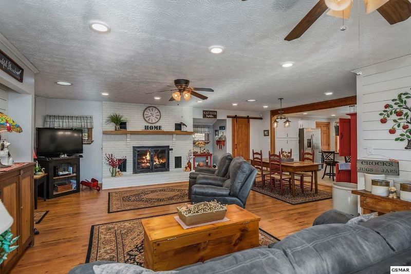 1935 Valley Woods Dr, Sevierville, TN 37862