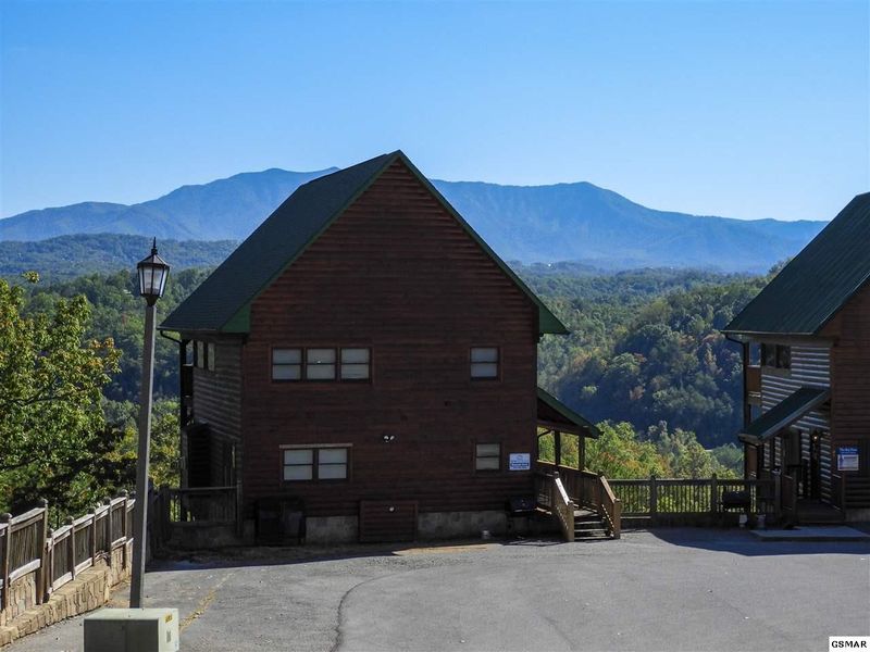1902 Starr View Dr, Sevierville, TN 37876