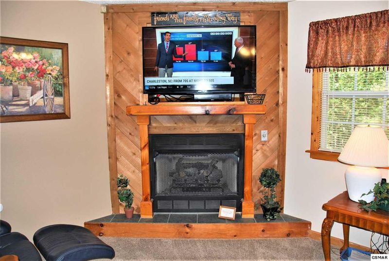 2025 Ridgecrest Loop Ln, Sevierville, TN 37876