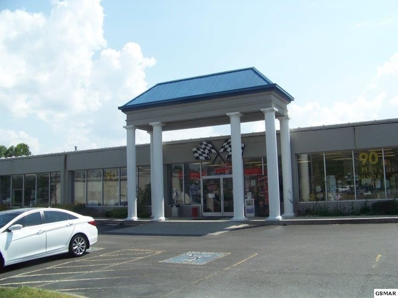 320 Winfield Dunn Pw, Sevierville, TN 37862