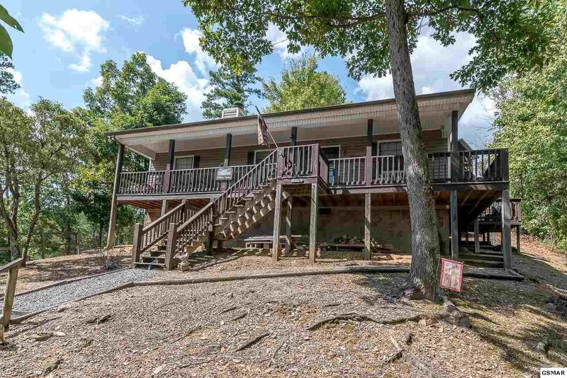1746 Walker Trl, Sevierville, TN 37876