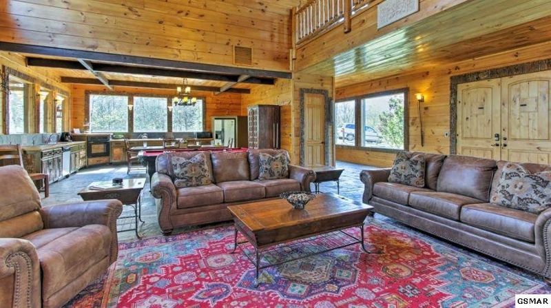 2527 Treehouse Ln, Sevierville, TN 37876
