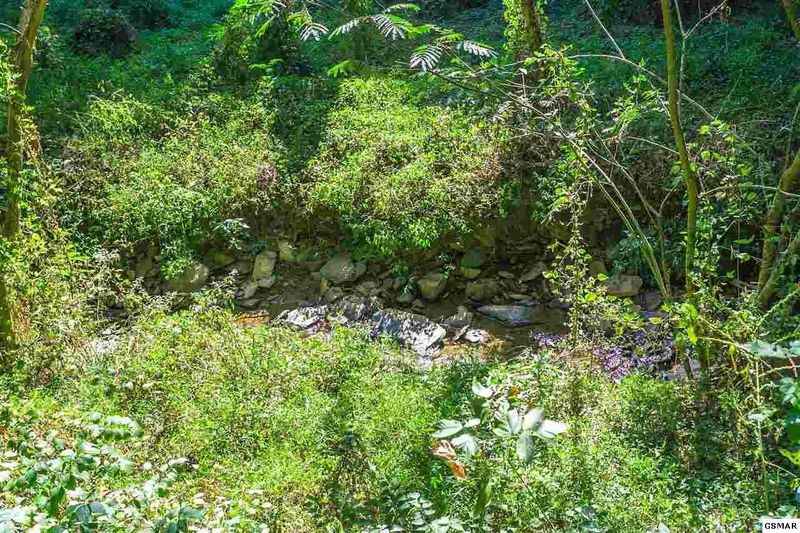 310 Boogertown Rd, Sevierville, TN 37876