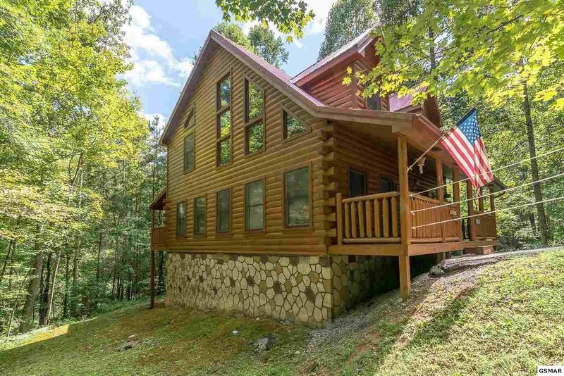 2341 Breezy Rd #THESILVERFOX, Sevierville, TN 37876