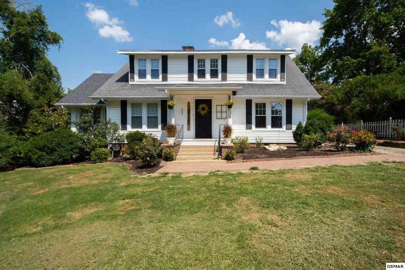 700 Adella Ave, Sevierville, TN 37862