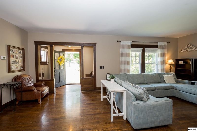 700 Adella Ave, Sevierville, TN 37862