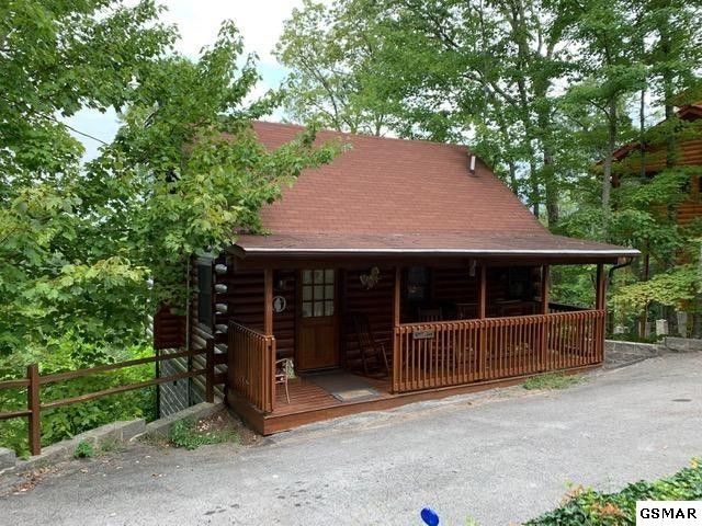 1616 Ginnys Trl, Sevierville, TN 37876