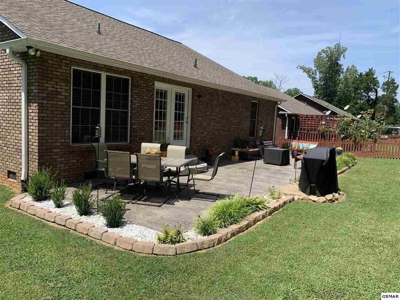 313 Joshua Landing Ct, Sevierville, TN 37876