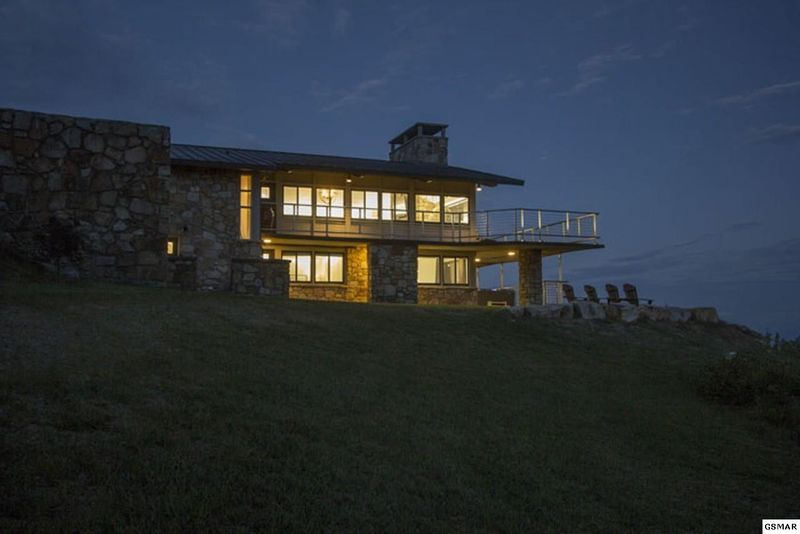 2940 Tower Rd, Sevierville, TN 37876