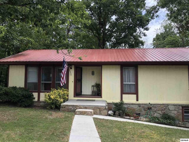 848 Lee Cir, Sevierville, TN 37862